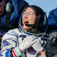 La astronauta Christina Koch de la NASA, tras su aterrizaje en Kazajistán.